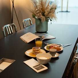 Frühstück Trafo Hotel Lobby Bar Market